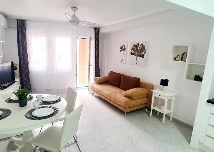 On The Beach In 托雷维耶哈